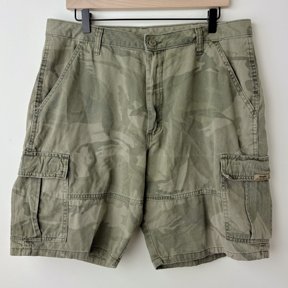 Wrangler Other - Y2K Wrangler Cotton Sage Washed Camo Cargo Shorts Mens 36 Baggy Military Utility
